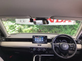 フロントガラスが大きく、ワイドな視界で運転もしやすくなるように設定されています。