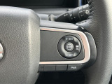 全車速追従機能付きアダプティブクルーズコントロールの操作スイッチです。遠出のお出かけで使用する高速道路の運転が楽になって、疲労軽減につながる大変便利な機能です!