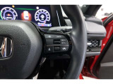 Hondaセンシングの機能のひとつ、アダプティブクルーズコントロール付!アクセルから足を離しても設定したスピードと前車との車間を保ち走行してくれます!車線維持もアシスト☆高速道路で疲労軽減ですね☆