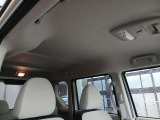 納車前には当社整備工場にてディーラー整備士が、12ヶ月点検又は車検整備を実施。安心してお乗り頂けるようお渡しさせて頂きます。