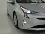 フォグランプ装着車です。暗い夜道の車両前方を明るく照らします