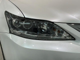 LEDヘッドライトは、点灯の瞬間から最大光量を発揮し、突然暗くなるトンネルなどでの安定感を高めます。