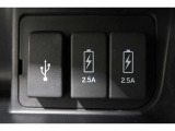 スマートフォンなどの音楽再生が可能なUSB接続ジャック装備車両です♪♪♪