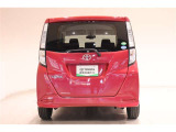 ■ハイマウントストップランプ採用で、後続車に対して自車の存在をアピールしてくれます!
