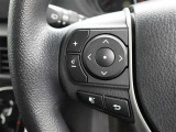 ステアリングスイッチ付き。手を離さずにさまざまな操作が可能です。