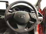 ハンドルは車を運転する上で、ずっと握っている重要なパーツです。手にフィットする物がいいですよね♪