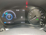 視認性の良いメーターパネルデザインです。いろいろな車両情報が確認できます。