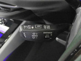 オプションのマトリクスLEDヘッドライトを装備しています。通常はハイビームで走行し、対向車や前走車を眩惑しそうな部分だけ光軸を下げるなど、最適な照射を実現いたします。