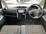 運転席周りの画像です。