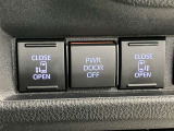 電動格納式ドアミラーを装備しています♪ミラーの角度調整も電動で行えます。使いやすいパワーウィンドウがさわやかな風をむかえ入れてくれます♪