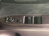 【パワーウインドウ】運転席のスイッチで、各席の窓ガラスの開閉ができます!あると便利ですよね!
