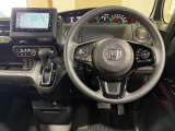 【Honda SENSING装備】ミリ波レーダーとカメラを用いた先進の安全運転支援システムです。衝突軽減ブレーキに始まり、車線維持支援システム、標識認識機能など7つの支援で安全運転をサポート!