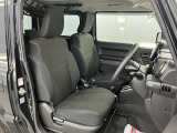 運転者にとっては日々使用することとなる運転席です。運転席が快適だと運転に集中することができますね。