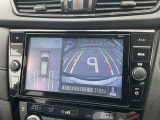 空から車を見たような「アラウンドビューモニター」!車の周りが一目で確認できるので、小さなお子様や障害物があっても安心して乗ることができます。