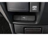 スマートフォンなどの音楽再生が可能なUSB接続ジャック装備車両です♪♪♪