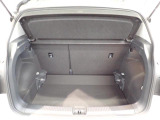 荷室は荷物を隠せるトノカバー付!充分な荷室の広さです!