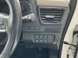 【ステアリングヒーター搭載】スイッチを押すと、冬場の冷え込む車のハンドルを温めるので、寒い季節も快適に運転できます。