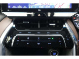 ★エアコンはオートタイプが装着済みです!オートモードにしておけば、車内温度を設定するだけで風の料や吹き出し口の切り替えを機械が行ってくれます!一年中快適な環境を作れますよ♪