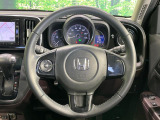 【純正革巻きステアリング】上質な革を使用することで、手にしっかり馴染みとても運転しやすいハンドルです♪