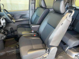 現車をご確認頂ければ、県外のお客様からのお問い合わせも大歓迎!県外登録費用1万円と少々頂戴しておりますが、ご納車はご来店していただければ、それ以上の費用はかかりません。遠方納車もいたします(費用別))