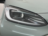 LEDヘッドライトは、点灯の瞬間から最大光量を発揮し、突然暗くなるトンネルなどでの安定感を高めます。