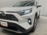 LEDヘッドライトです。デザイン性がよくとても明るいので、夜間の走行や悪天候でも安心です。しかも長寿命!