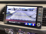 バックも安心のバックカメラ付いています。バックカメラがあると、いつでも安全にバックできますね。死角も減ります。
