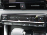 デュアルオートエアコン搭載☆運転席と助手席でエアコンが独立しているのでドライバーも同乗者もより快適にドライブができます♪