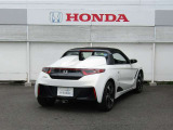 当店では自動車保険も取り扱っております。Hondaディーラーならではの安心特典が無料で付いています。詳しいご相談はスタッフまでお問合せください。
