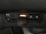 ETCが付いてます。ETC搭載車しか通過できないスマートICが利用できるようになりますよ!現在スマートICの設置箇所も増えてきているので、高速道路利用の幅が広がりますね☆