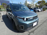 新車に付保している新車保証(初回車検満了時まで)を継承してご納車致します。 保証継承費用は本体車両価格の中に含まれております。