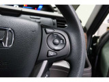 Hondaセンシングの機能のひとつ、アダプティブクルーズコントロール付!アクセルから足を離しても設定したスピードと前車との車間を保ち走行してくれます!車線維持もアシスト☆高速道路で疲労軽減ですね☆