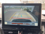 バックカメラ、後退時の助けとなります