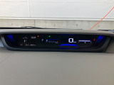 ホンダセンシング装着車となっております。衝突軽減ブレーキ、誤発進抑制機能、歩行者事故低減ステアリング、路外逸脱抑制機能、アダプティブクルーズコントロール、車線維持支援システム他、安全運転を幅広く支援。