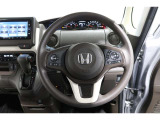 視認性の良いメーターで、運転中も情報がひと目で確認できて安心。見やすさにこだわったデザインで、毎日のドライブがもっと快適に