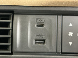 (Type-C〈3A〉)USBチャージャー搭載。スマートフォンなどの充電にとっても便利です