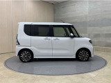 全車1年間の走行距離無制限のロングラン保証付きです。また、さらに安心をお求めの方には1年〜2年の保証延長ができる「ロングラン&alpha;保証」(有償)もお選びいただけます。