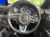 【純正革巻きステアリング】上質な革を使用することで、手にしっかり馴染みとても運転しやすいハンドルです♪