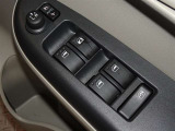 電動格納式ドアミラー・パワーウインドウを装備しています。