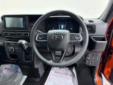 たとえばダイハツのお店にある、たくさんのスマアシ搭載車は、正常に作動する事をしっかり確認します。