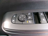 ドアミラーの鏡面の調節、格納は運転席からすべて操作できます!