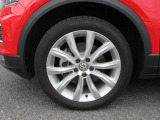 21550R18走行距離も多くないので溝も問題なく、ひび割れも問題ない状態です。