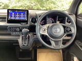 【eコンスイッチ】低燃費運転をサポートするECONモード。スイッチをONすると、エンジンやトランスミッション、A/Cなどを協調制御し、燃費の向上に貢献。エコドライブの効果を高めます。
