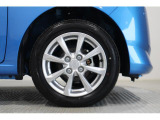 足元をスポーティーに演出する純正14インチアルミ!お洒落は足元からですね!4WD!ABS!VDC!