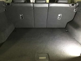 トランクスペースもご覧のとおり広々しております☆SUVならではの使いやすいトランクスペースに夢と希望以外に荷物もしっかり載せることができます☆