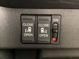 両側電動スライドドア☆電動スライドドアには挟み込み防止機能が付いています。腕や足・異物を感知すると、動作が停止します。