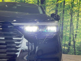 【シーケンシャルターンランプ付きLEDヘッドライト】人気の『流れるウィンカー』付きのLEDヘッドライトを装備♪高級感はもちろん、点灯時は存在感たっぷりで他車からも認識されやすく安心です。