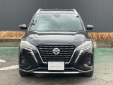 精悍なフロントスタイル。LEDヘッドライトで夜のドライブも安心です。