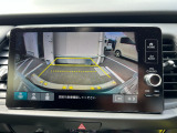 バックでの駐車が苦手な方や運転にあまり自信のない方でも後方の視界をしっかりサポート。安心して車庫入れが出来るバックカメラを装備しています!