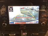 後方確認が便利なバックカメラ搭載、駐車時も安心です!!